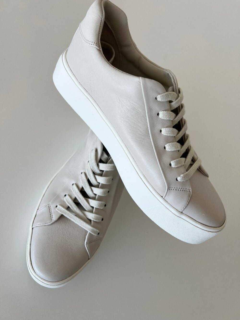 Vince Ivory Cream Leather Low Top Lace-Up Sneakers, size 8.5